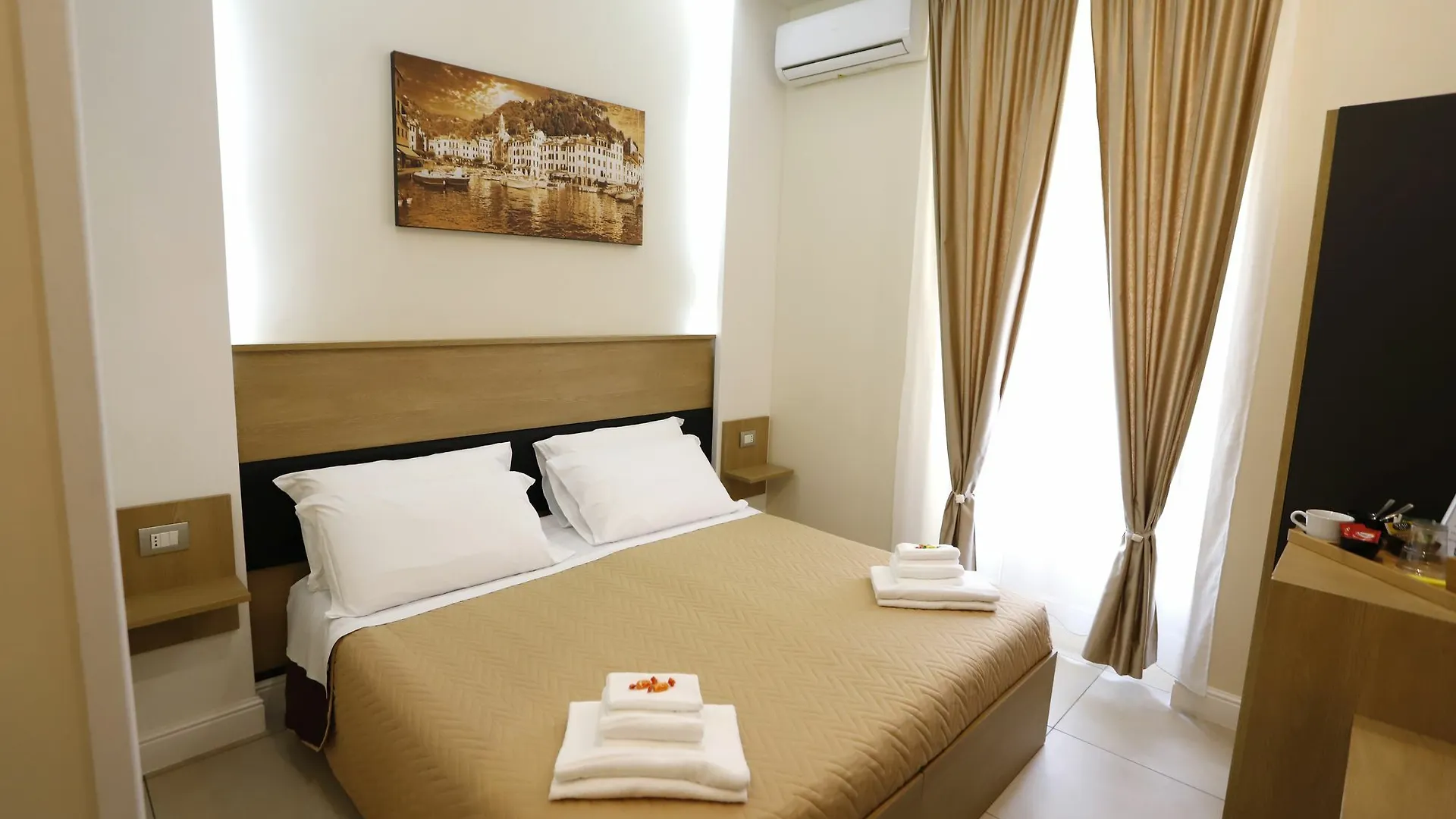 Victoria Hotel B&B Naples 0*,  Italie